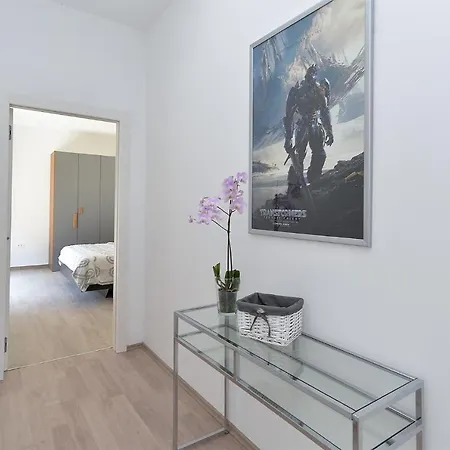 House Vintijan 2194 * بولا