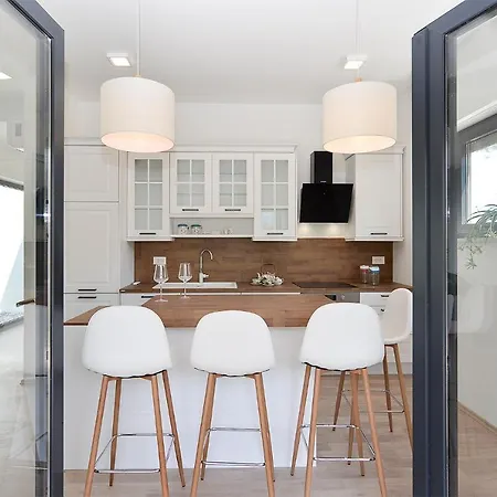 بيت للعطل House Vintijan 2194 *