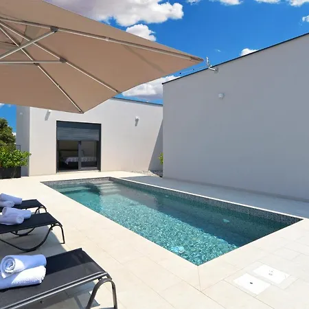 House Vintijan 2194 * بولا