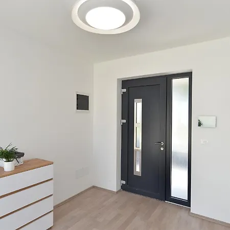 House Vintijan 2194 * Πούλα